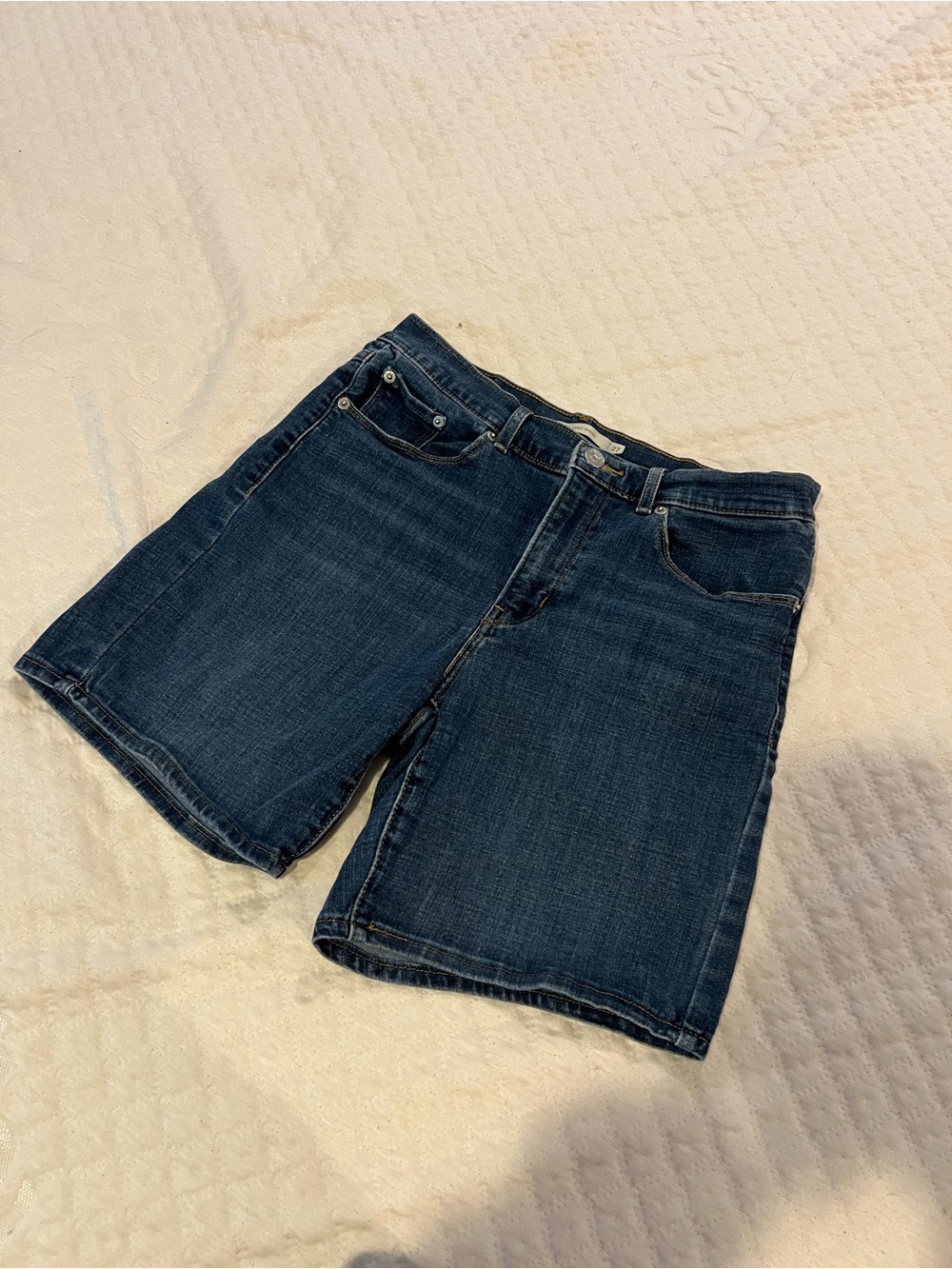 Levi’s Classic 6” Shorts